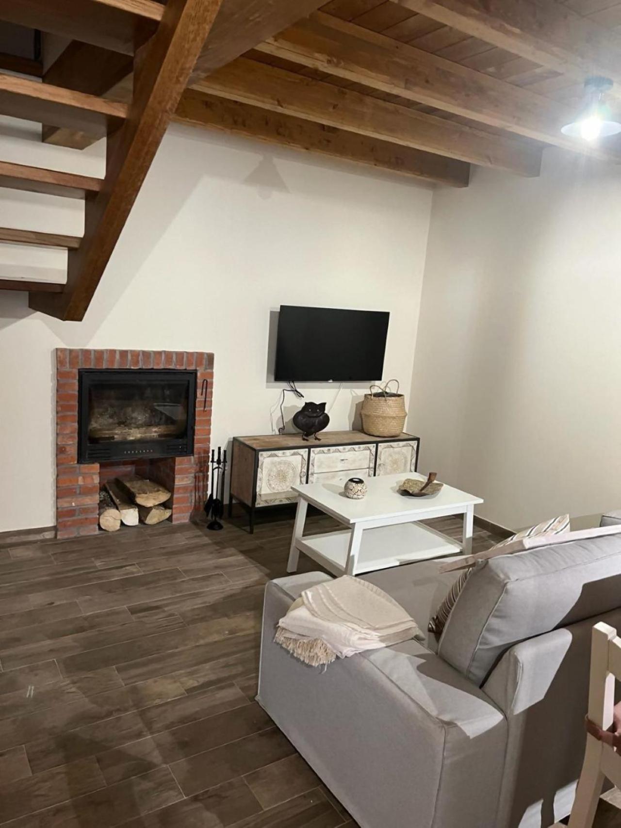 Casa Moises En Bimenes Villa Eksteriør bilde